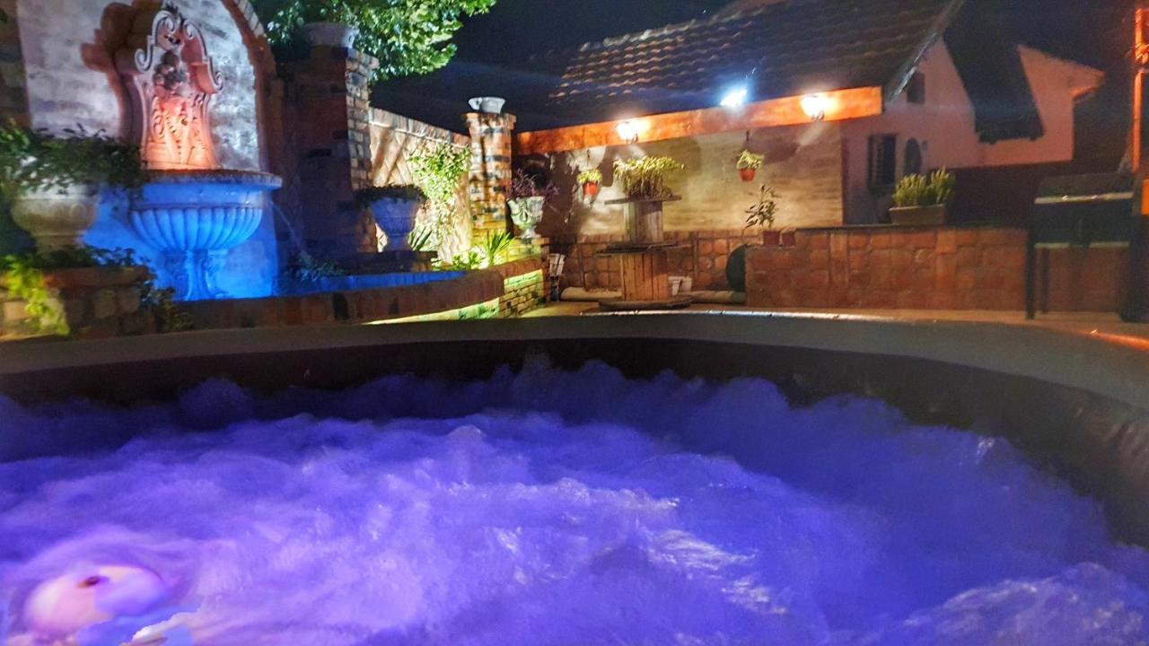 Castello Inn Smederevska Palanka Екстер'єр фото